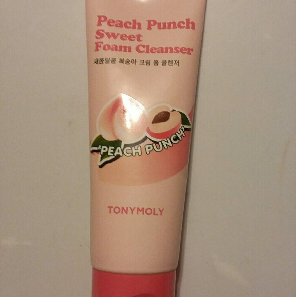 Tonymoly peach punch cleanser